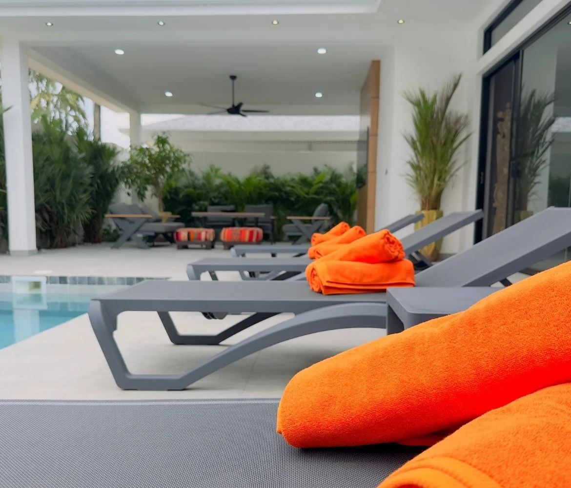 Villa pool