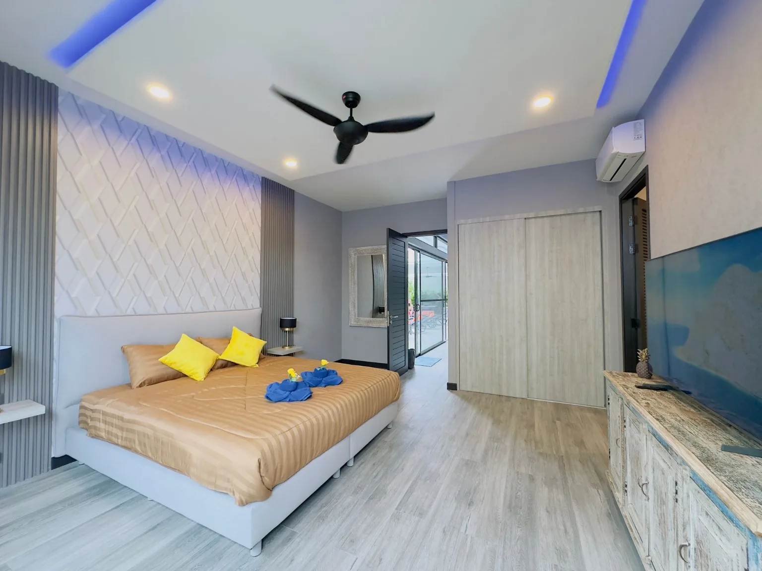 Villa Manon bedroom photo 9